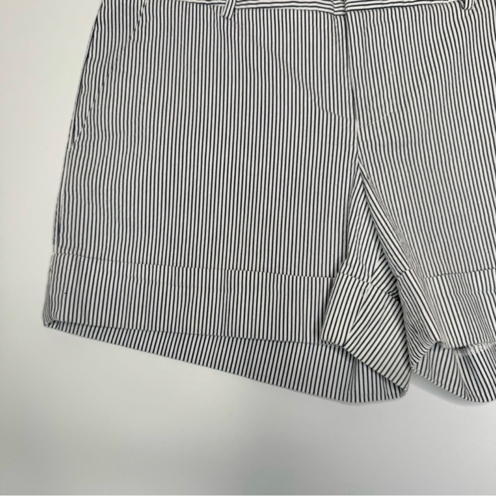 CYNTHIA STEFFE Seersucker Striped Cuffed Shorts 4” Cotton Blend Blue and White - Picture 12 of 15